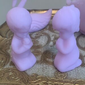 Fenton lavender satin praying children